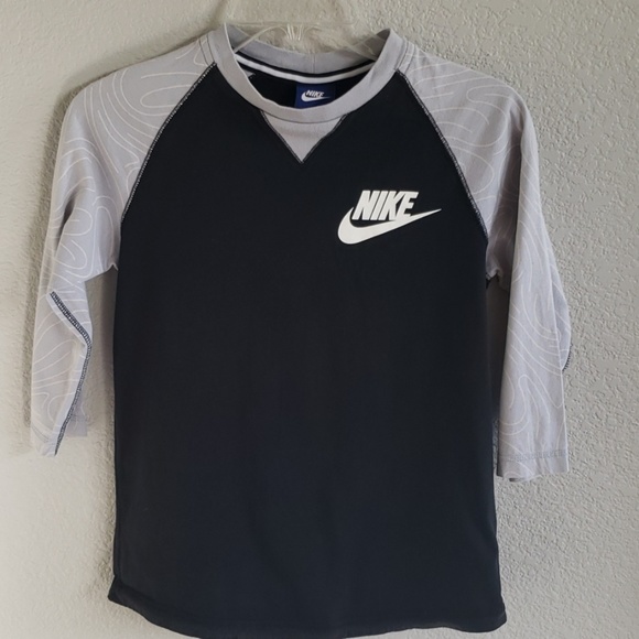 nike raglan